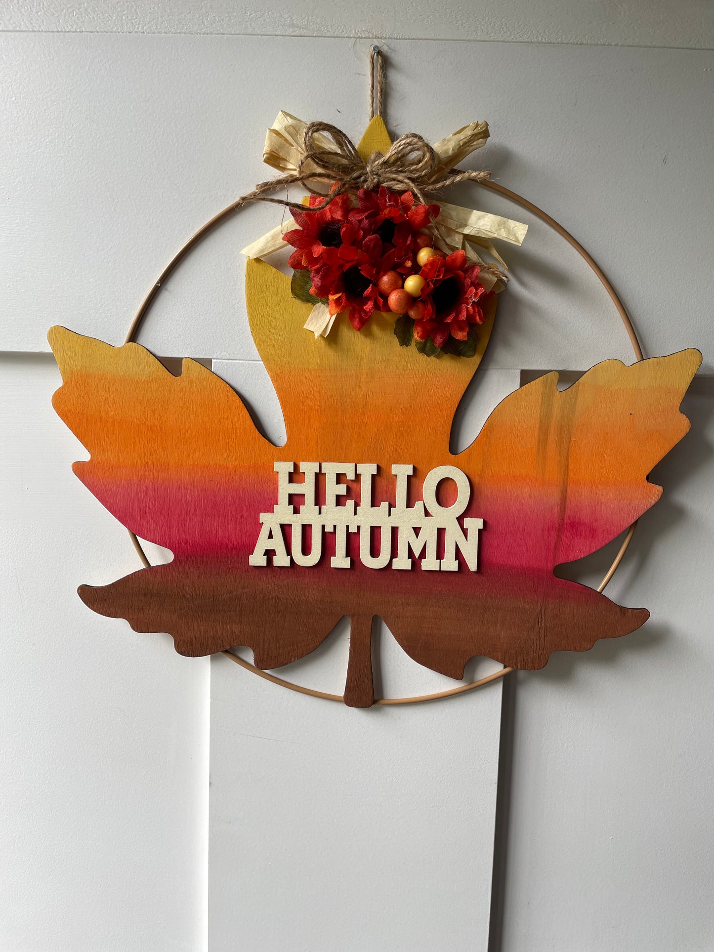 Hello Autumn wire wreath